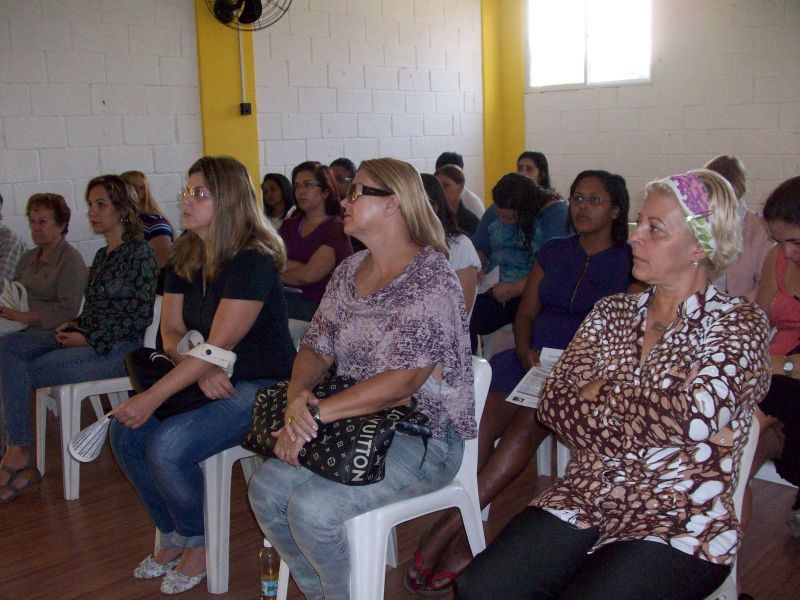 Colgio mega apresenta novos projetos na Reunio de Pais