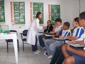 Adolescentes recebem orientao sexual