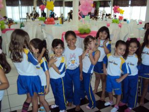 Conquistando Sonhos: Alunos bancam festa de fim de ano